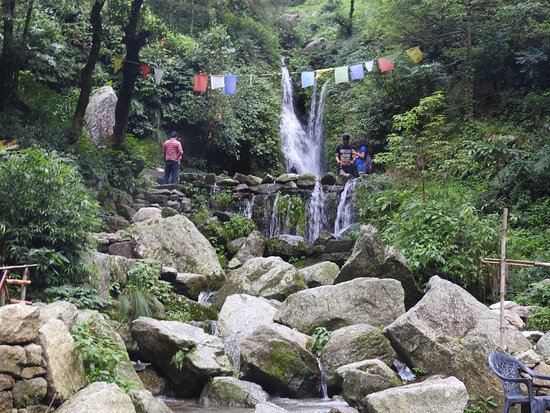 Panjpulla waterfall Dalhousie taxi